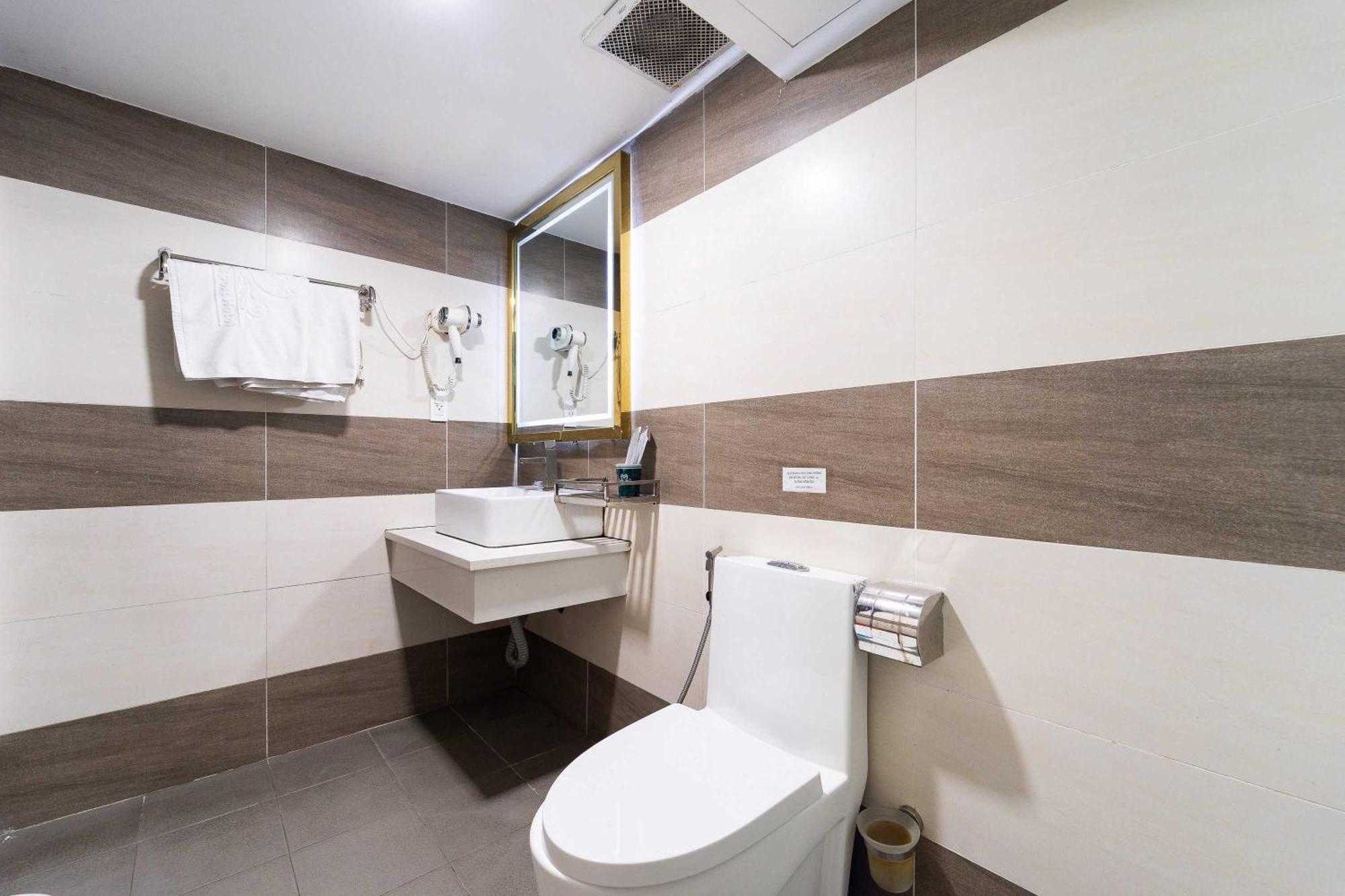 Collection O Havana Airport Hotel Ho Chi Minh City Bagian luar foto