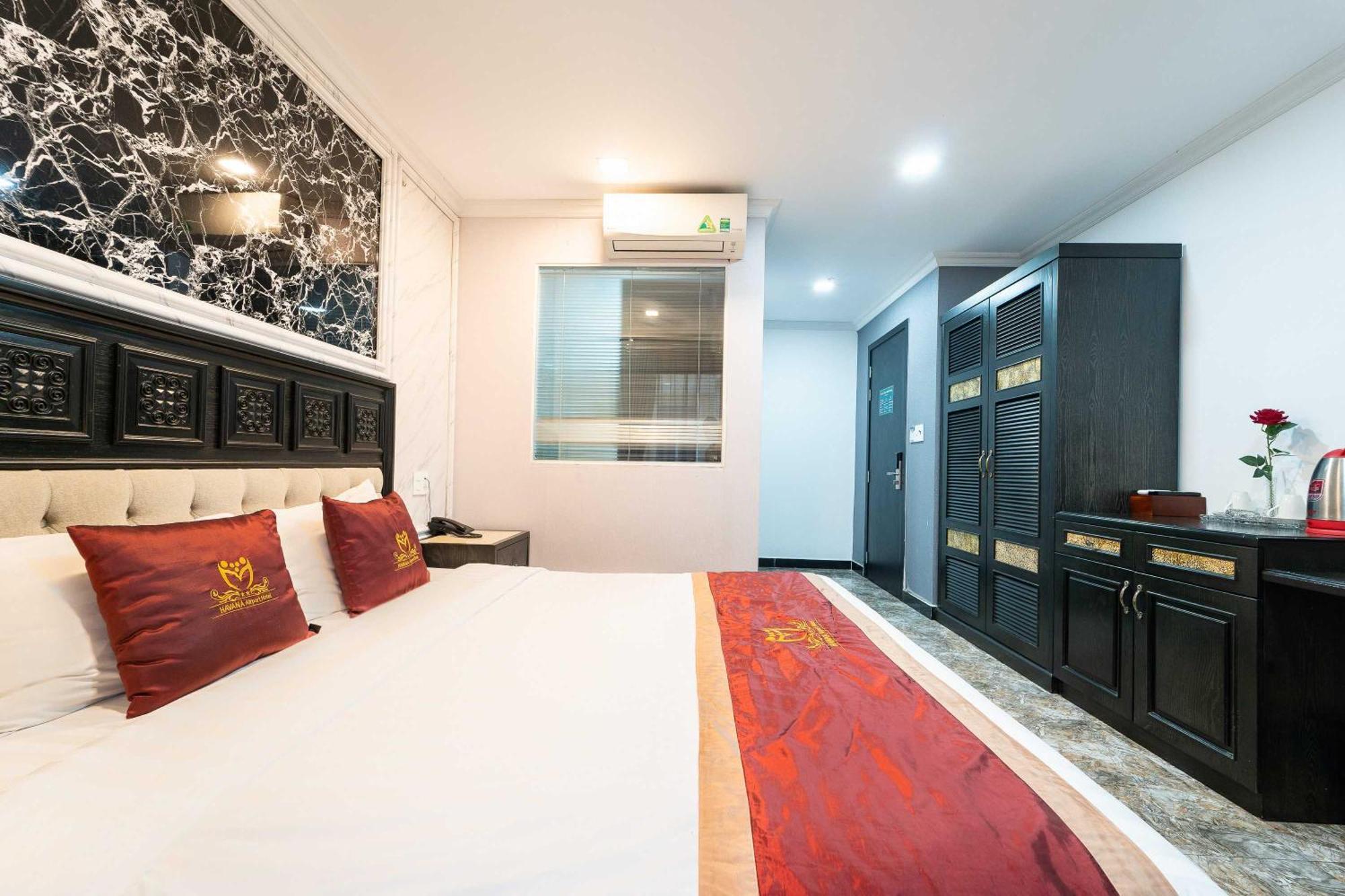 Collection O Havana Airport Hotel Ho Chi Minh City Bagian luar foto